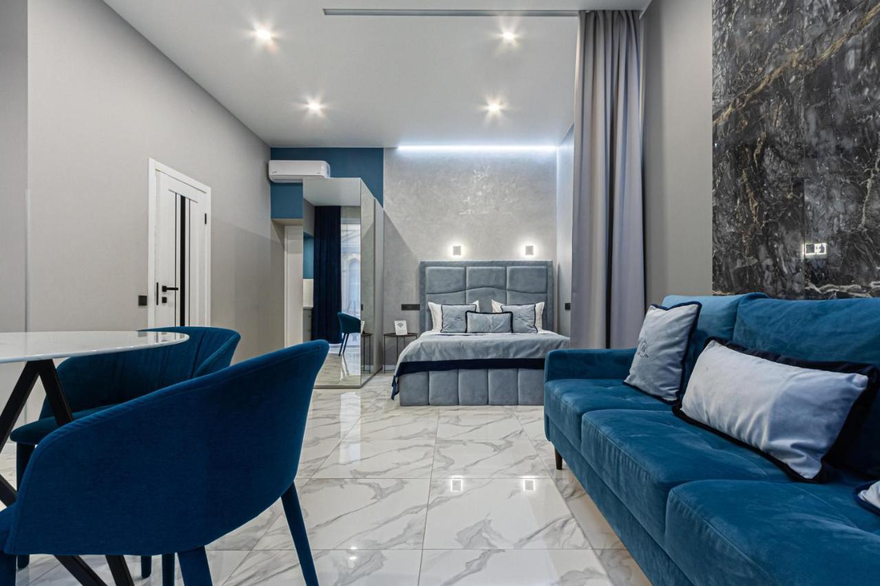 Family Residence Boutique Apartments Lviv Extérieur photo