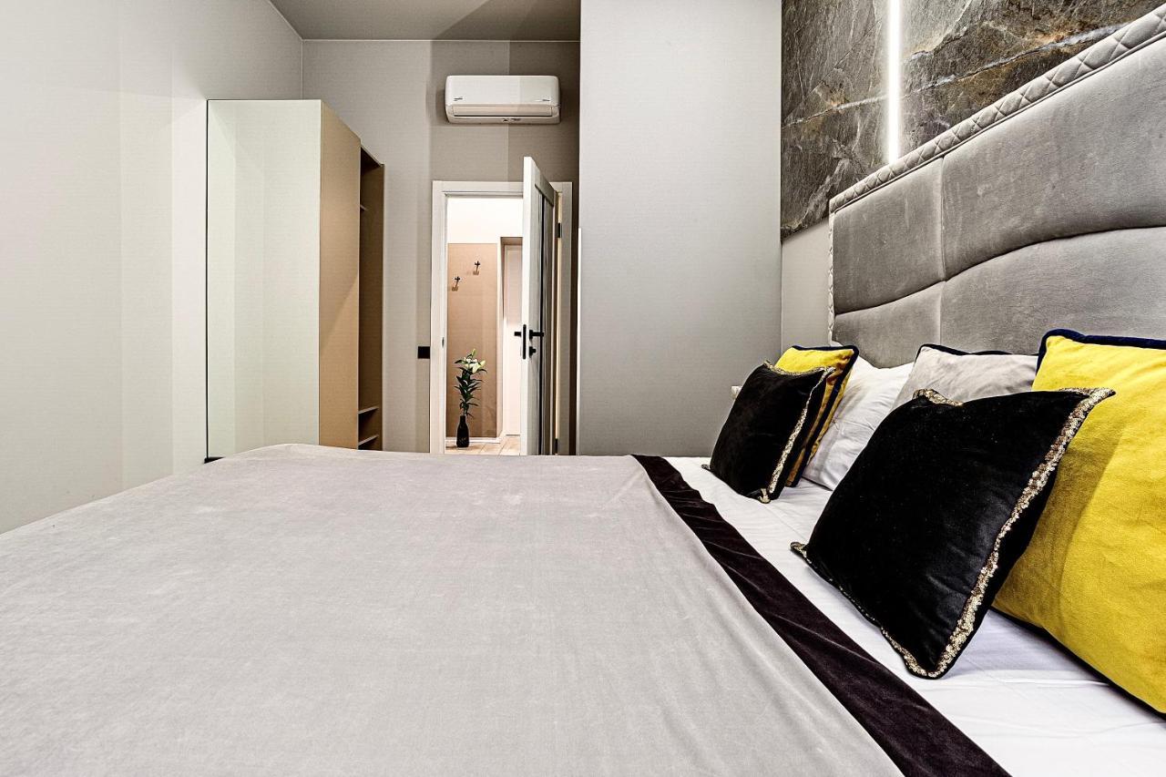 Family Residence Boutique Apartments Lviv Extérieur photo