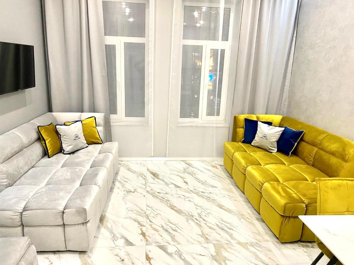 Family Residence Boutique Apartments Lviv Extérieur photo